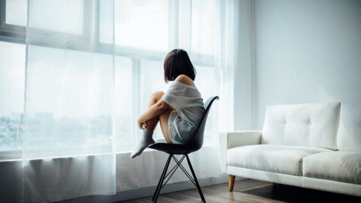 7 Kebiasaan Ini Bisa Bikin Orang Introvert Jadi Lebih Bahagia