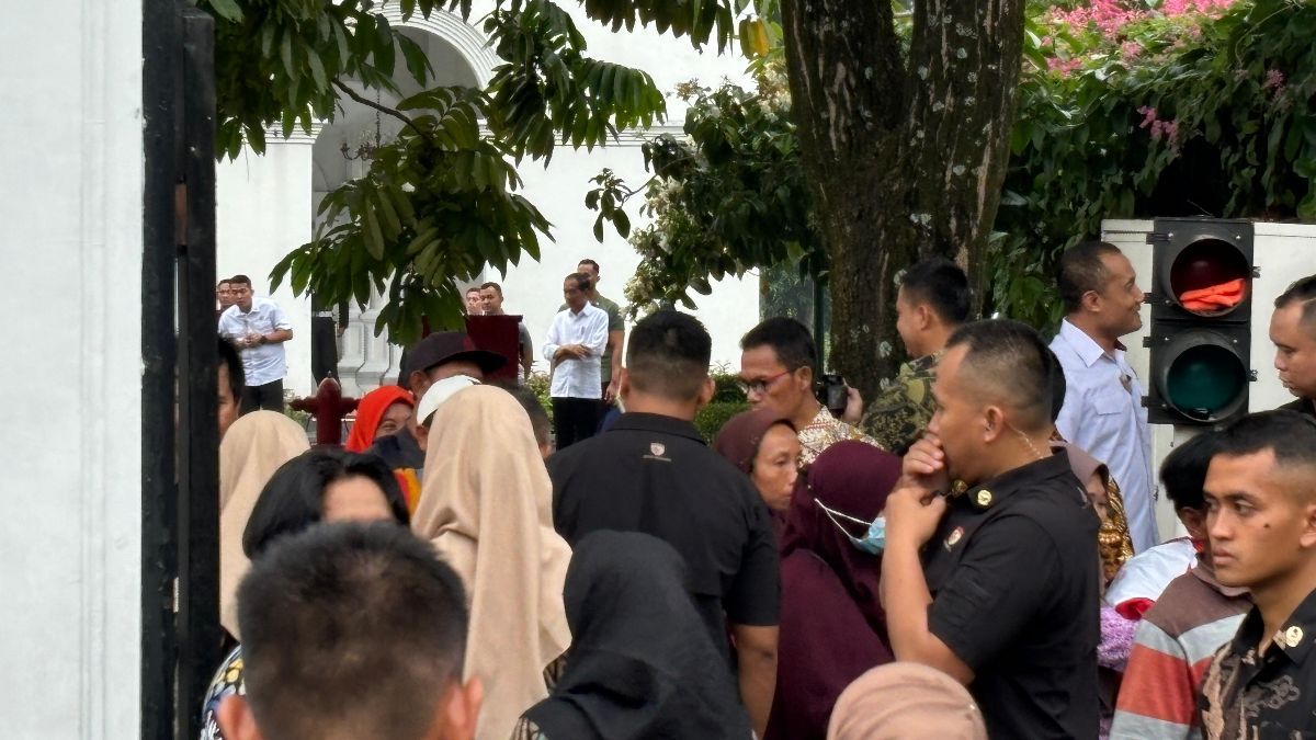 Cerita Turis Ketiban Rezeki Nomplok, Nongkrong di Gedung Agung Yogyakarta Dapat Sembako dari Jokowi