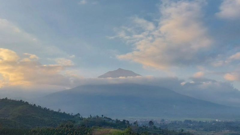 Salah Ambil Jalur saat Terpisah dari Rombongan, Pendaki Gunung Kerinci ini Ditemukan sudah Lemas