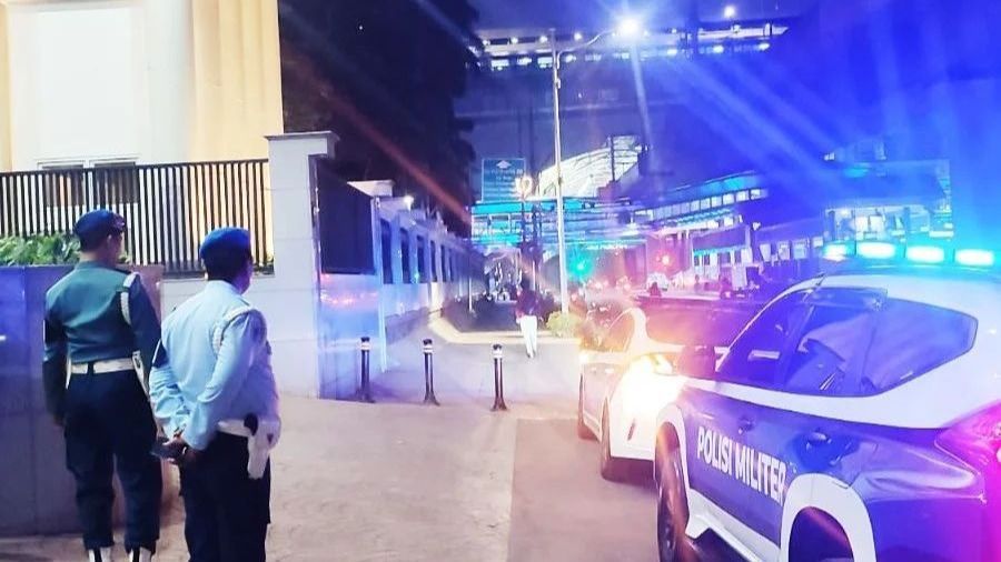 Malam Menegangkan Konvoi Mobil dan Motor Geruduk Gedung Kejagung Sambil ‘Geber-Geber’