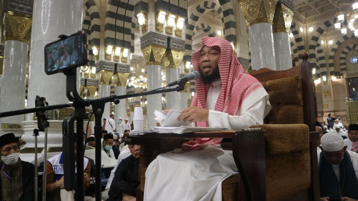 Mengenal Sosok Ariful Bahri, Satu-satunya WNI Pengisi Kajian di Masjid Nabawi