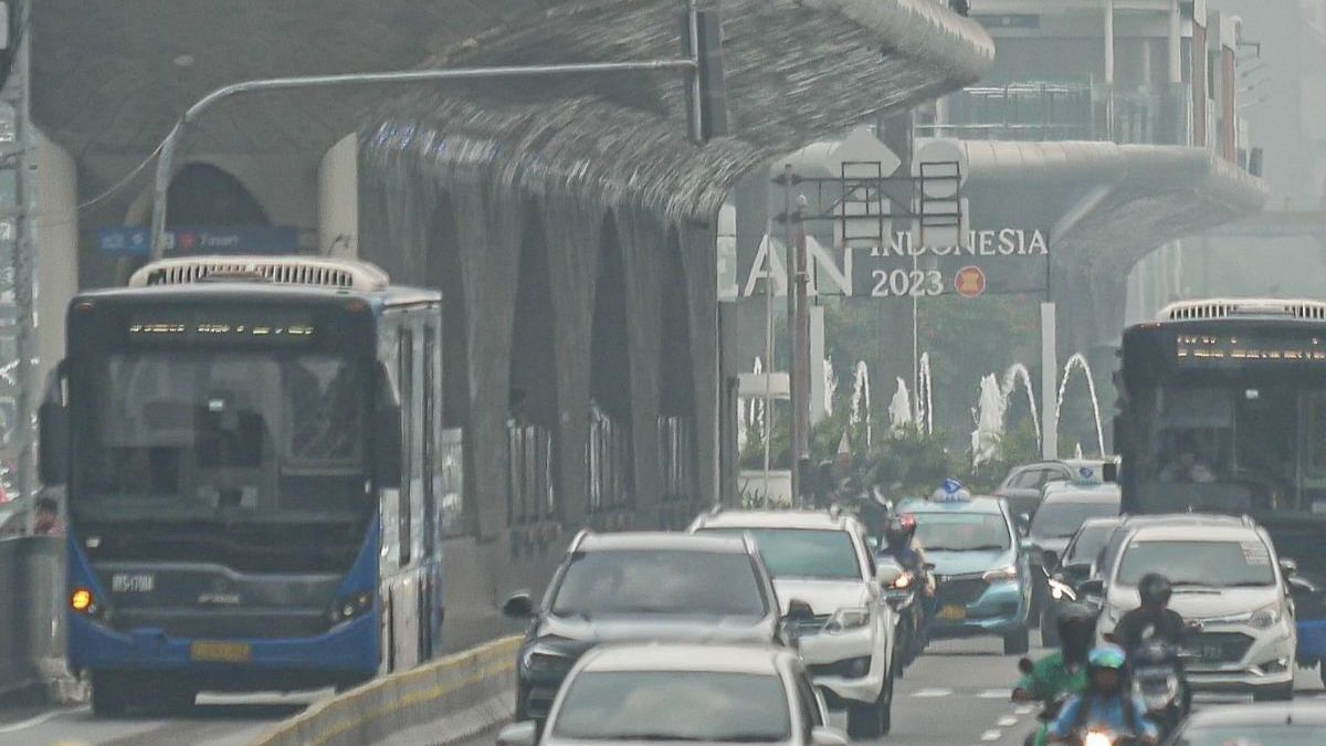 Kualitas Udara Jakarta Hari Ini: Tidak Sehat, Posisi Tiga Terburuk di Dunia