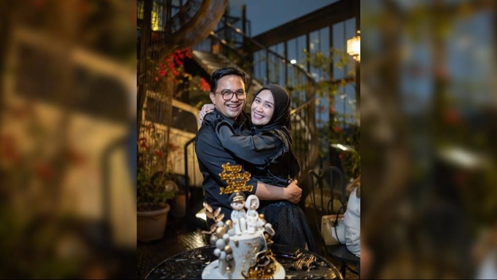 8 Momen Sahrul Gunawan Dapat Kejutan Istimewa di Ultah ke-48 dari Sang Istri, Terharu Sampai Menangis