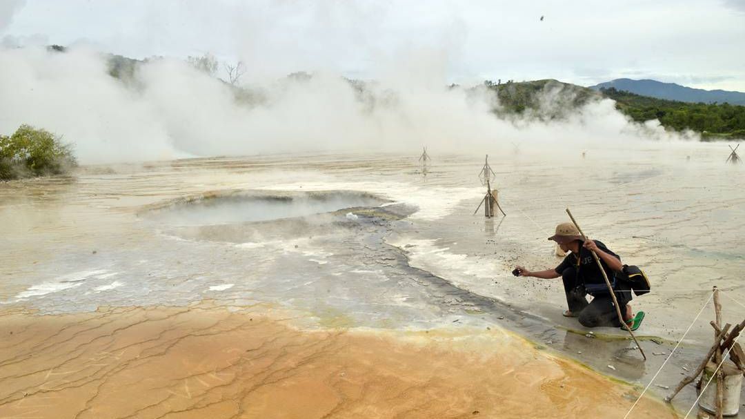 Jadi Kawasan Pemanfaatan Hutan, Intip Pesona Wisata Kawah Keramikan Lampung Barat yang Tengah Erupsi