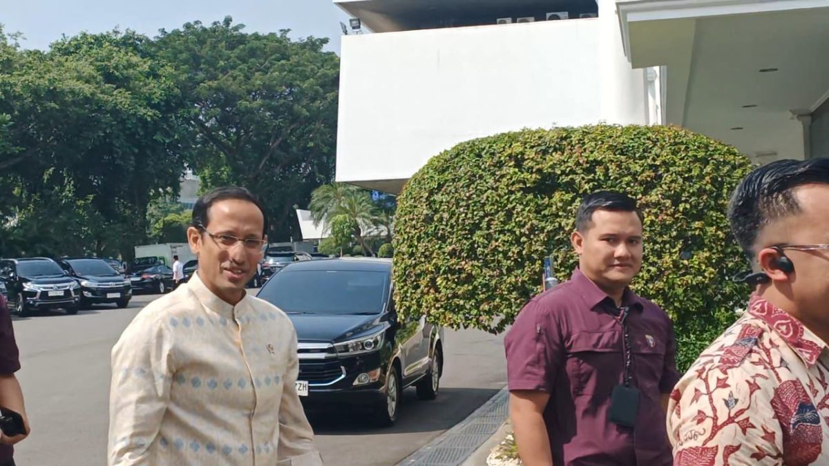 Bahas Kenaikan UKT, Jokowi Panggil Nadiem ke Istana