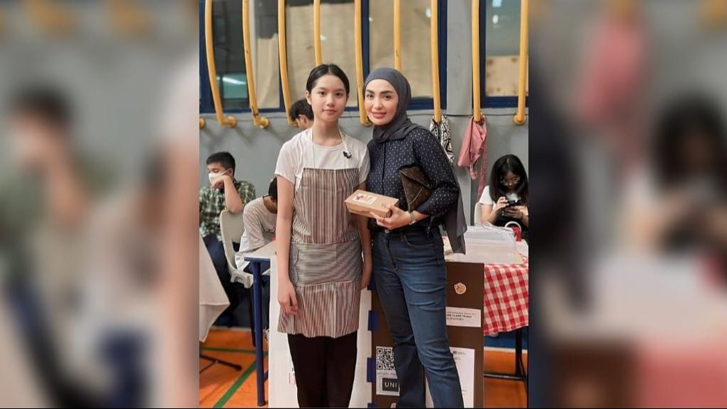 Calon Pebisnis! Potret Cantik Aqila Anak Sambung Zaskia Gotik, Kini Sudah Beranjak Remaja