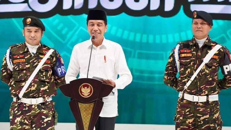 VIDEO: Momen Jokowi Minta Dikawal 2 Anggota Banser Gantikan Paspampres saat Pidato di GP Ansor