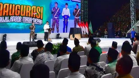 VIDEO: Wanita Depok Bangga Diacungkan Jempol dari Jokowi, Sujud Syukur Dapat Sepeda dari Presiden