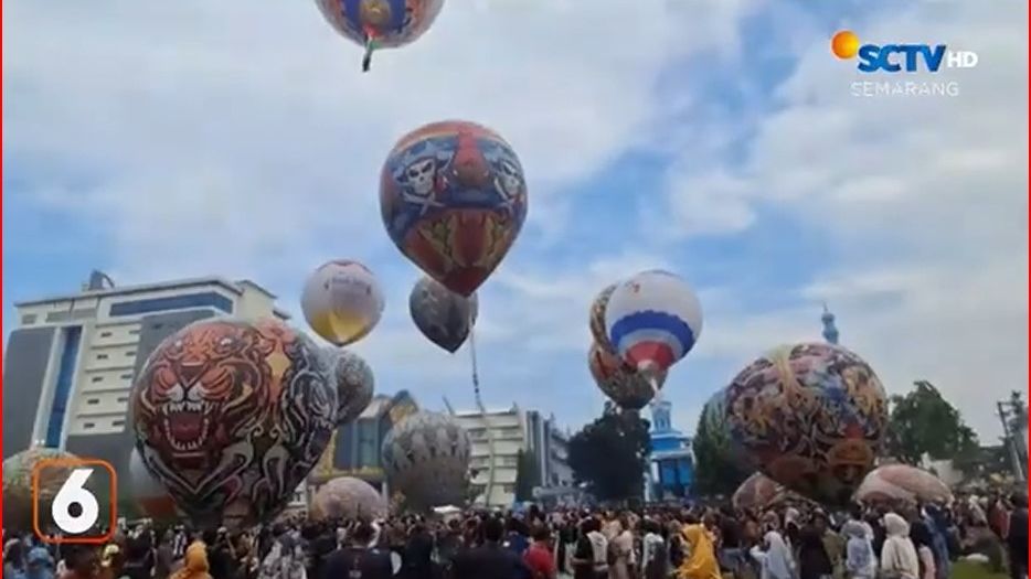 Melihat Keindahan Balon Udara di Langit Bayumas, Hiburan Murah Meriah dari Kampus UMP untuk Warga Sekitar