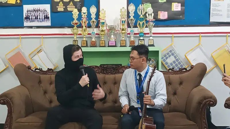 Sosok Tri Adinata, Guru Musik yang Bikin Alan Walker Rela Terbang 28 Jam dari Amerika Serikat ke Medan