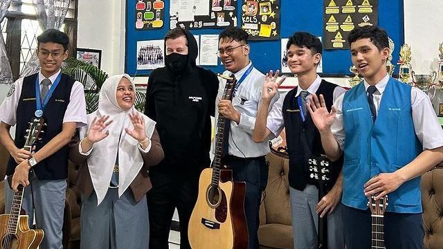 Bisa Datangkan Alan Walker ke SMA di Medan buat Nyanyi Bareng Para Siswa, Sosok Guru Musik Sekolah ini Jadi Sorotan