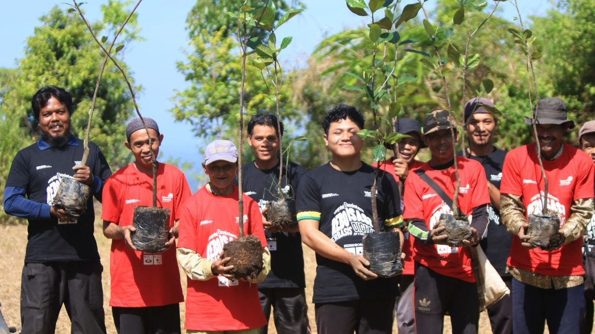 Telkom Dukung Pemulihan 82,1 Ha Lahan Kritis Melalui Reboisasi 33.800 Bibit Pohon