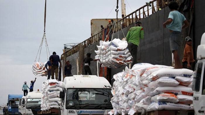 1,3 Juta Ton Beras Impor Masuk Gudang Bulog, Harga Gabah Petani Aman?