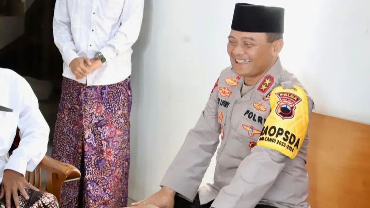 Momen Kapolda Jateng Temui & Tepuk Pundak Bhabinkamtibmas sampai Grogi, Langsung Beri Perintah Ini ke Atasan