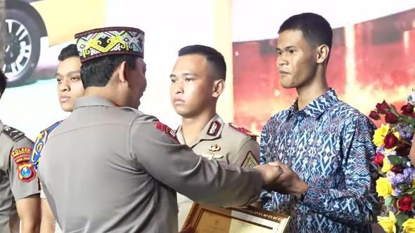 Satrio Mukti, Casis yang Lawan Begal Mengaku Berasa Mimpi Bertemu dengan Kapolri Sampai Minta Dicubit Oleh Taruna Akpol