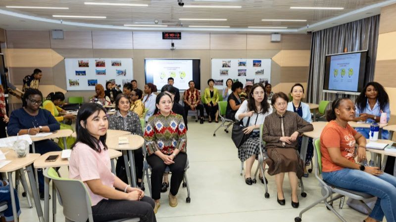 Penampakan Puan Maharani jadi 'Mahasiswi' di Kampus