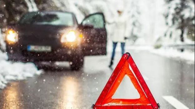 Fungsi Lampu Hazard Pada Mobil Tidak Boleh Disalahgunakan.