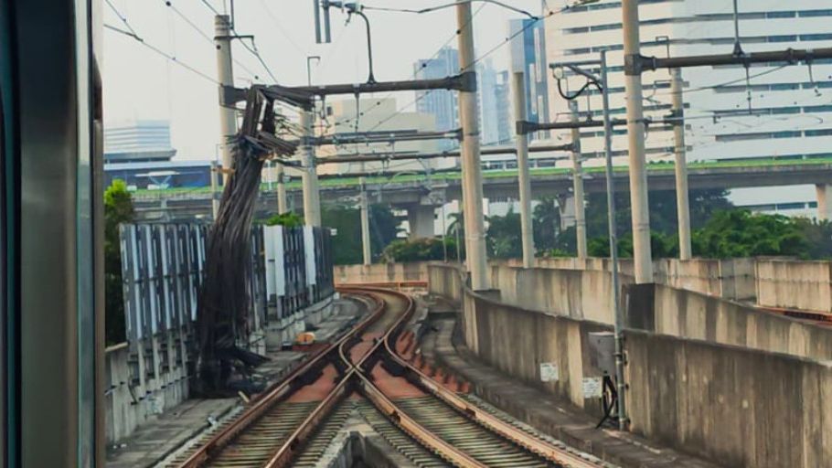 MRT Jakarta Kembali Beroperasi Normal Usai Perlintasan Tertimpa Besi Crane