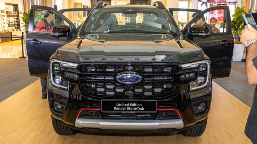 Potret Gagah Ford Ranger StormTrak, Double Cabin terlihat semakin kuat.