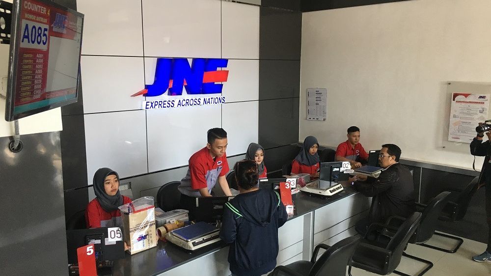 Kerja Sama dengan Shopee Sejak 2016, JNE: Permintaan Layanan Logistik Terus Meningkat