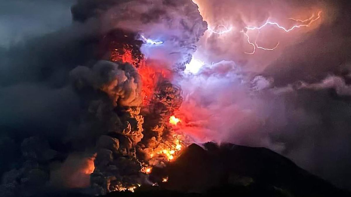 Gunung Semeru Kembali Erupsi