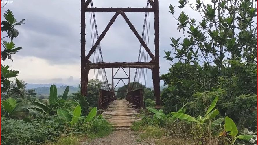 Melihat Jembatan Gantung Tua Tersembunyi Berusia 1 Abad Lebih di Kendal, Bekas Rel Kereta