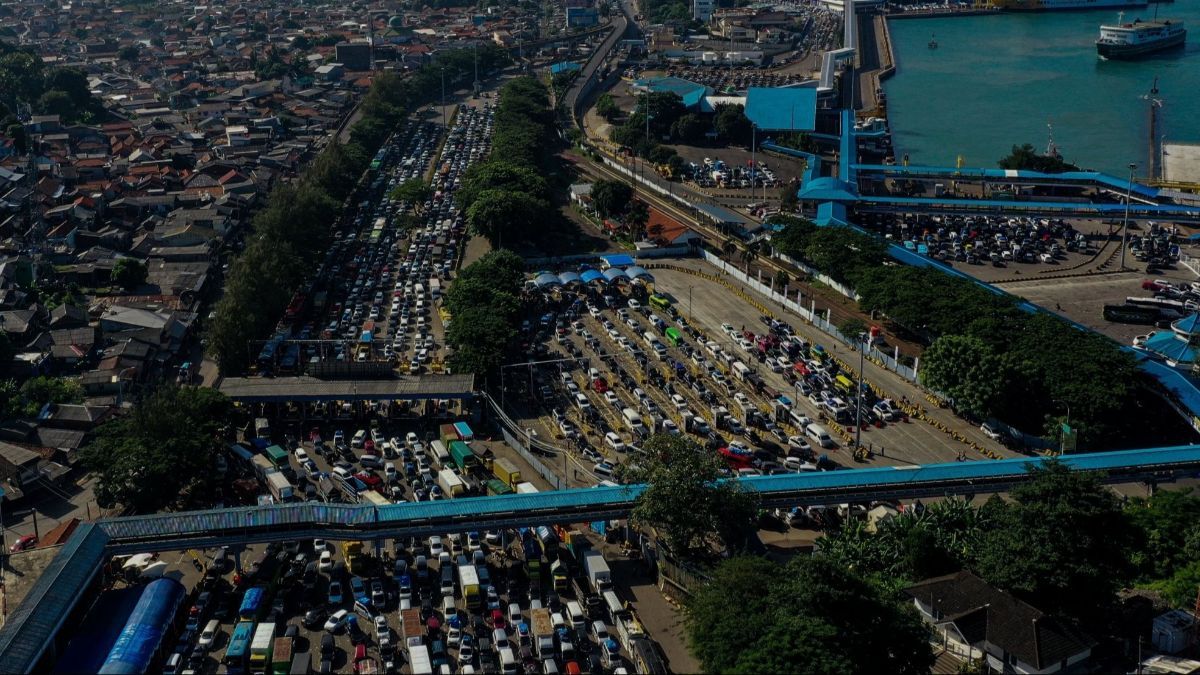 Ternyata Ini Alasan Pelabuhan Merak Selalu Macet Tiap Arus Mudik