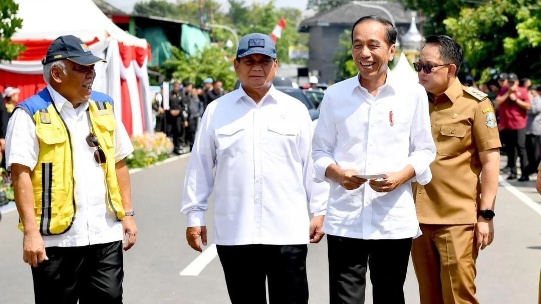 VIDEO: Jokowi Bisiki Presiden Terpilih Prabowo 