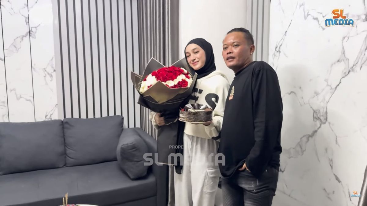 Makin Dekat dengan Keluarga Sule, ini Potret Santyka Fauziah saat Hadir di Pengajian Jelang Pernikahan Rizky Febian & Mahalini