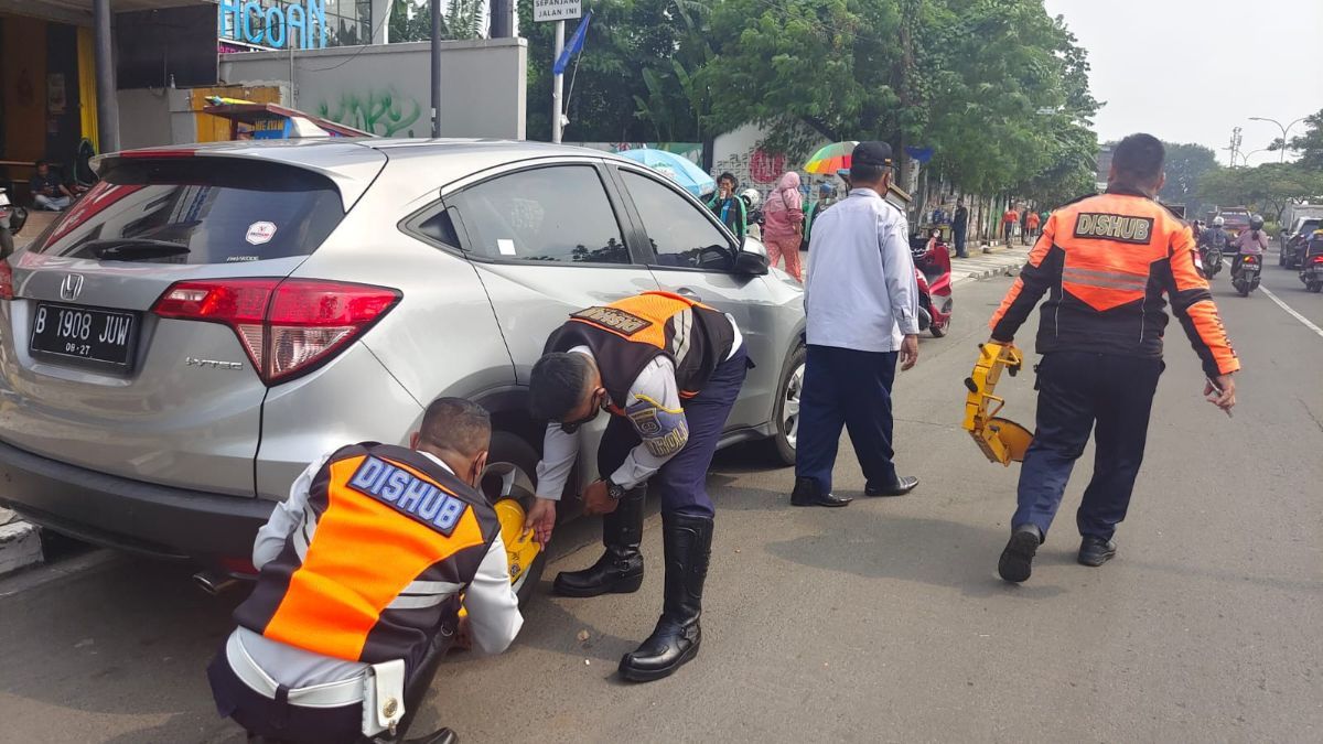 Bikin Resah Masyarakat, Juru Parkir Liar di Minimarket Jakarta yang Ditertibkan Bakal Diberi Pekerjaan