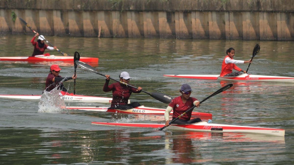 FOTO: Setelah Mengeluh Banyak Sampah, Atlet Dayung DKI Jakarta Lanjutkan Latihan di KBT untuk Persiapan PON 2024 di Aceh-Sumatera Utara