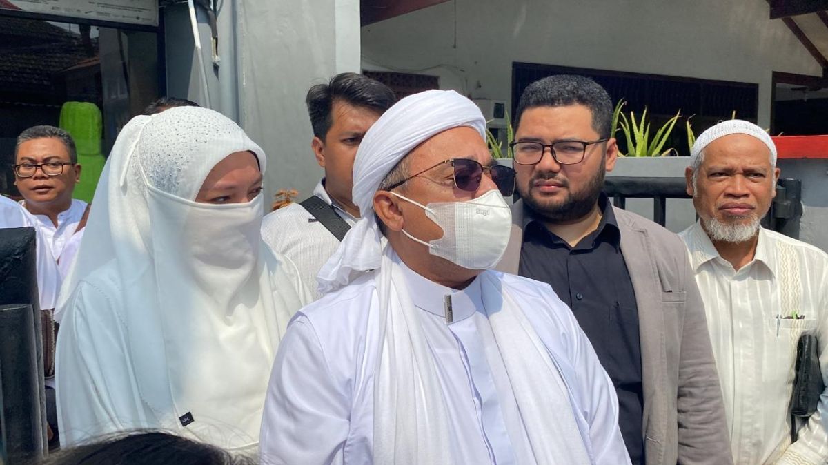 Habib Rizieq Shihab Bebas Murni, Begini Penampilannya