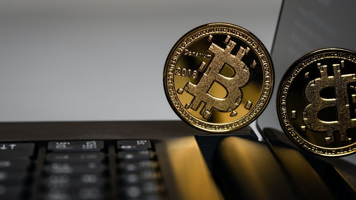 Investor Institusi dan Ritel Makin Tertarik Pada Bitcoin, Ini Buktinya