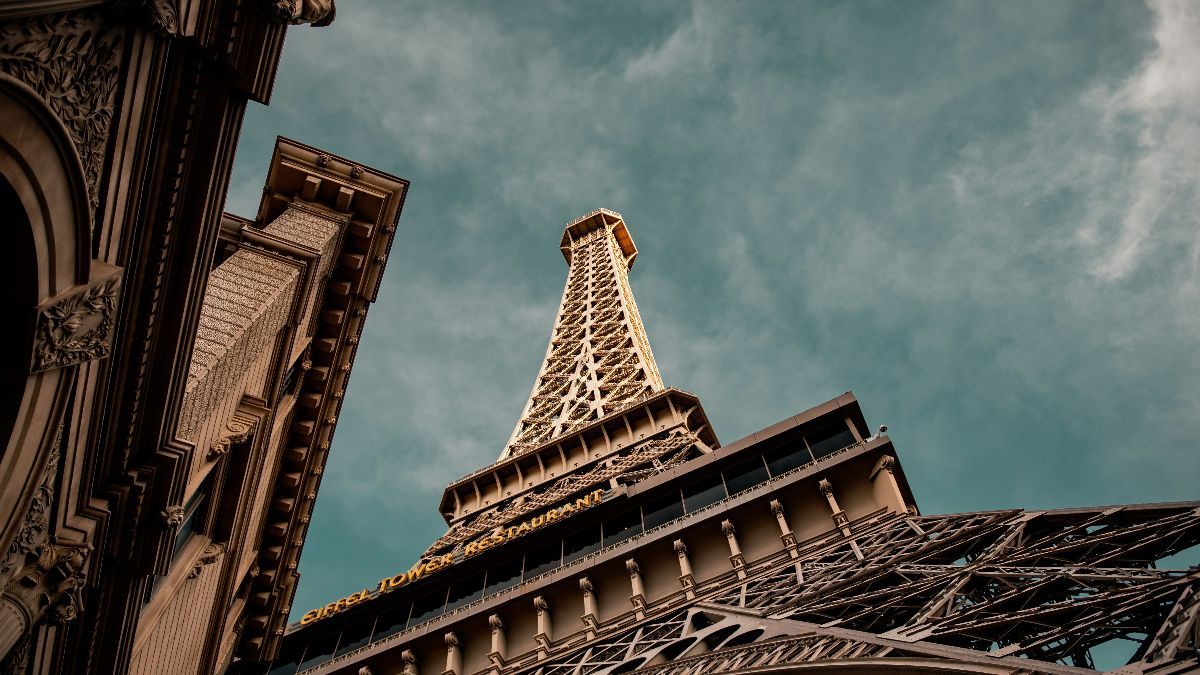 Ada Fakta yang Belum Banyak Diketahui Orang soal Menara Eiffel, Salah Satunya Ketinggiannya Bisa Berubah-ubah