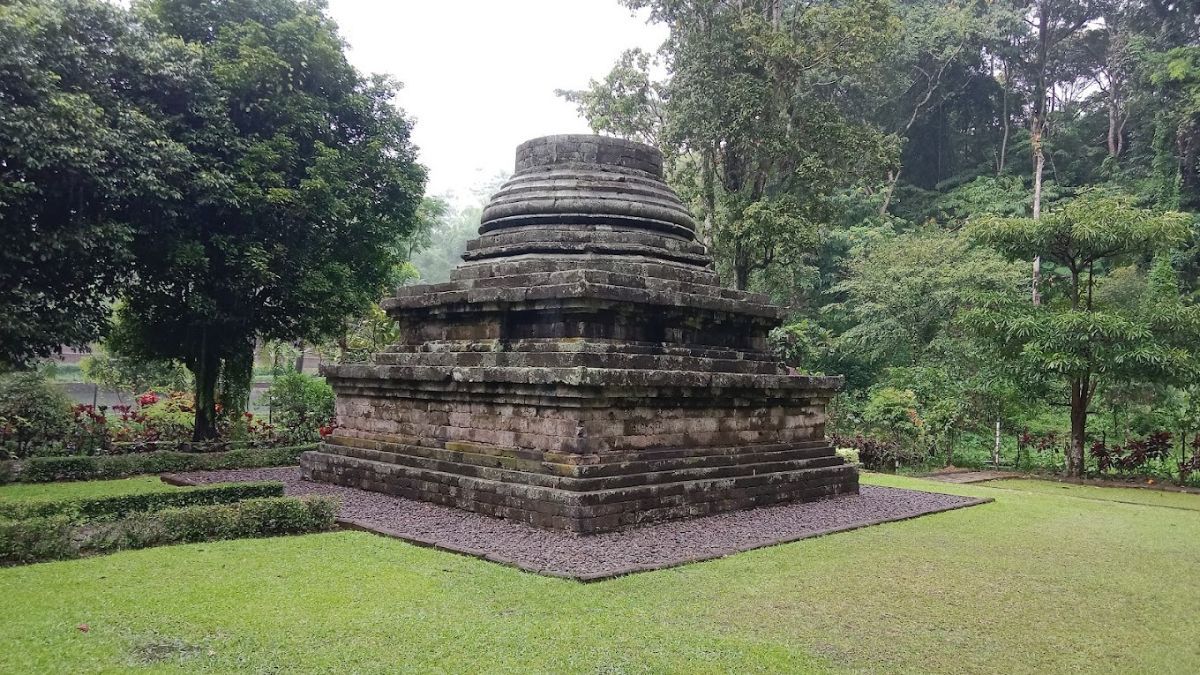 Eksotisme Stupa Sumberawan, Taman Surga Favorit Hayam Wuruk yang Kini Bisa Dikunjungi Siapapun