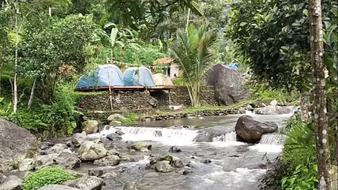 Tempat Camping di Bogor Ini Bikin Tenang Banget, Panoramanya Indah di Antara Sawah dan Sungai