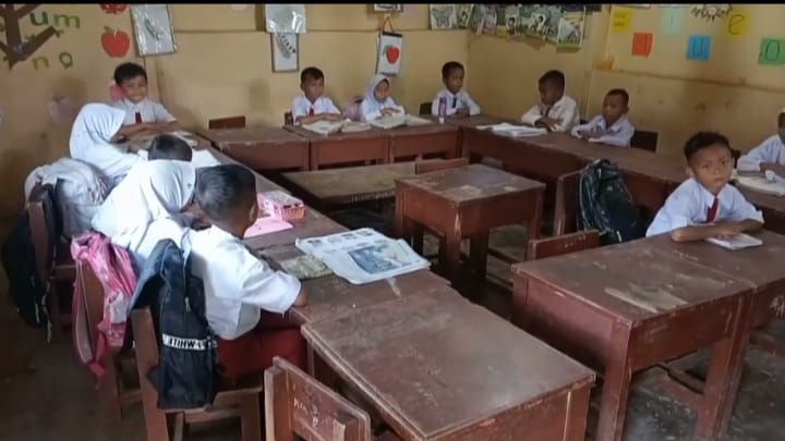 Potret Miris Pendidikan, Siswa SD di Kampar Belajar di Ruang Bekas Kamar Mandi