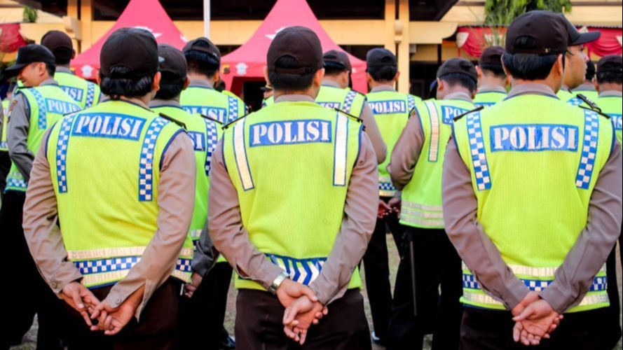 Berlatih Selama Satu Tahun, Casis Polri Ini Lari 8 Putaran dapat Hadiah dari Karo SDM Polda Sultra