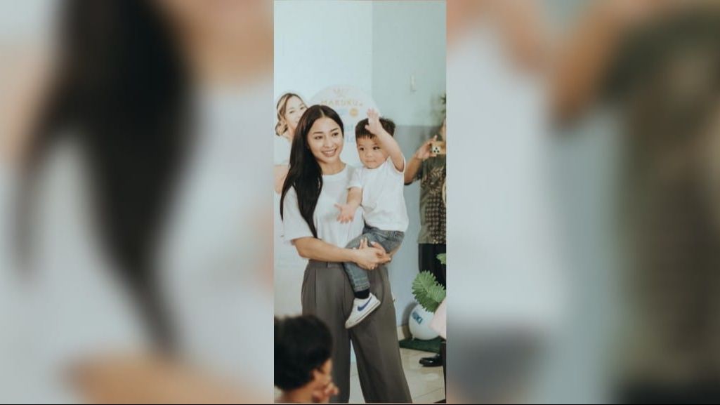 Momen Baby Issa Makan Anggur lalu Tersedak, Reaksi Nikita Willy jadi Sorotan