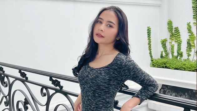 Prilly Latuconsina Tiba-tiba Jadi Sorotan, Asyik Ngemper Sambil Jadi 'Dosen Pembimbing'