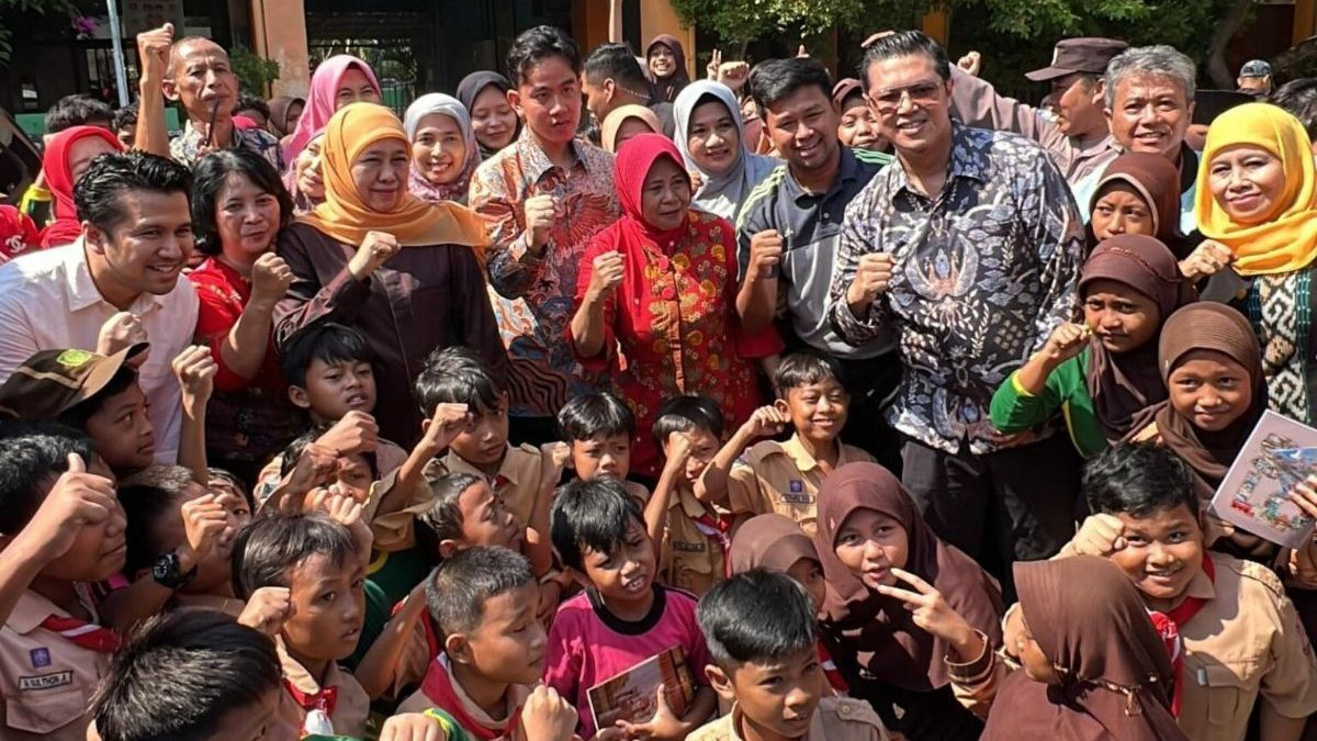 Bagi-Bagi Buku Bergambar Jan Ethes ke Siswa SD Surabaya Disorot, Ini Penjelasan Gibran