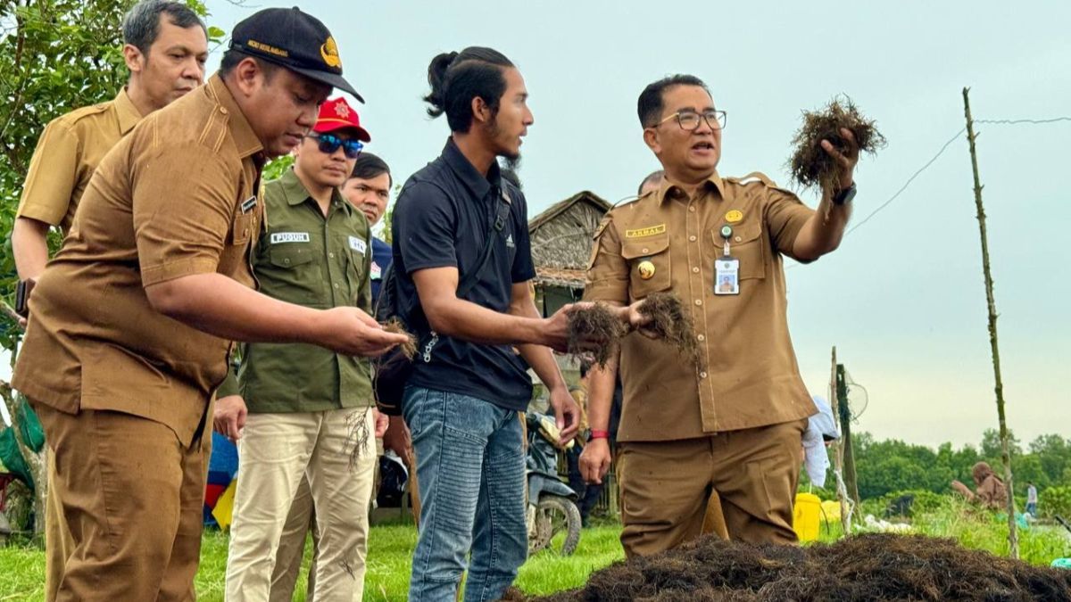 Pj Gubernur Kaltim Resmikan Penyediaan dan Pengolahan Air Bersih di Desa Sumber Sari