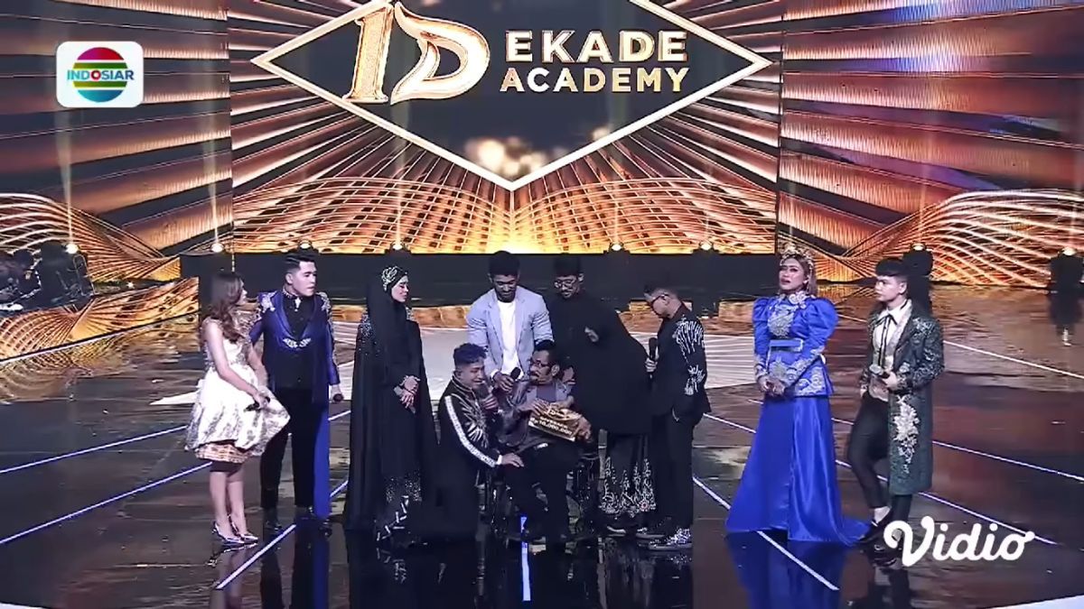 Hamdan ATT Hadir Pakai Kursi Roda, Satu Studio Menangis saat Bintang Dangdut Terbaik Indosiar Bawakan Lagu 'Termiskin di Dunia'