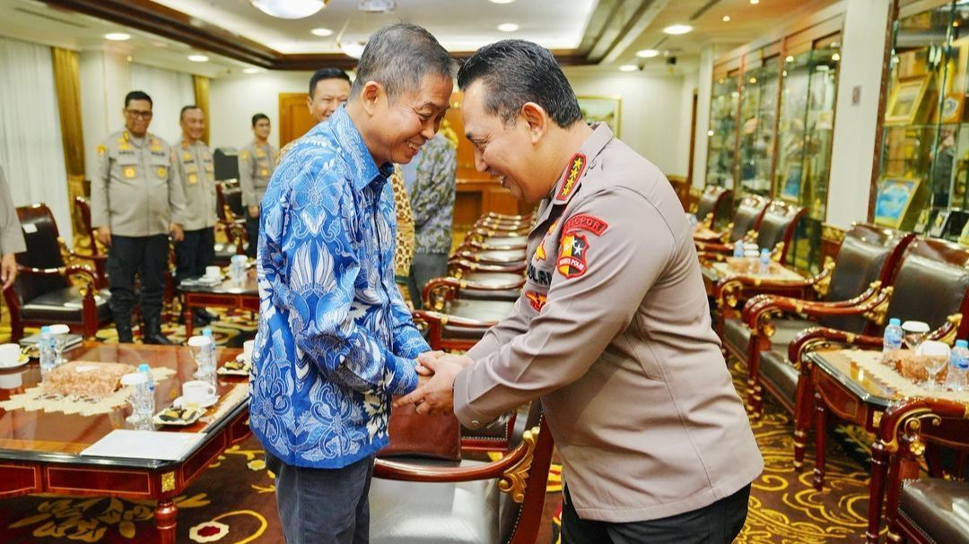 Mantan Menteri Jokowi Mendadak Bertemu Kapolri dan Para Jenderal Polisi, Ada Apa?