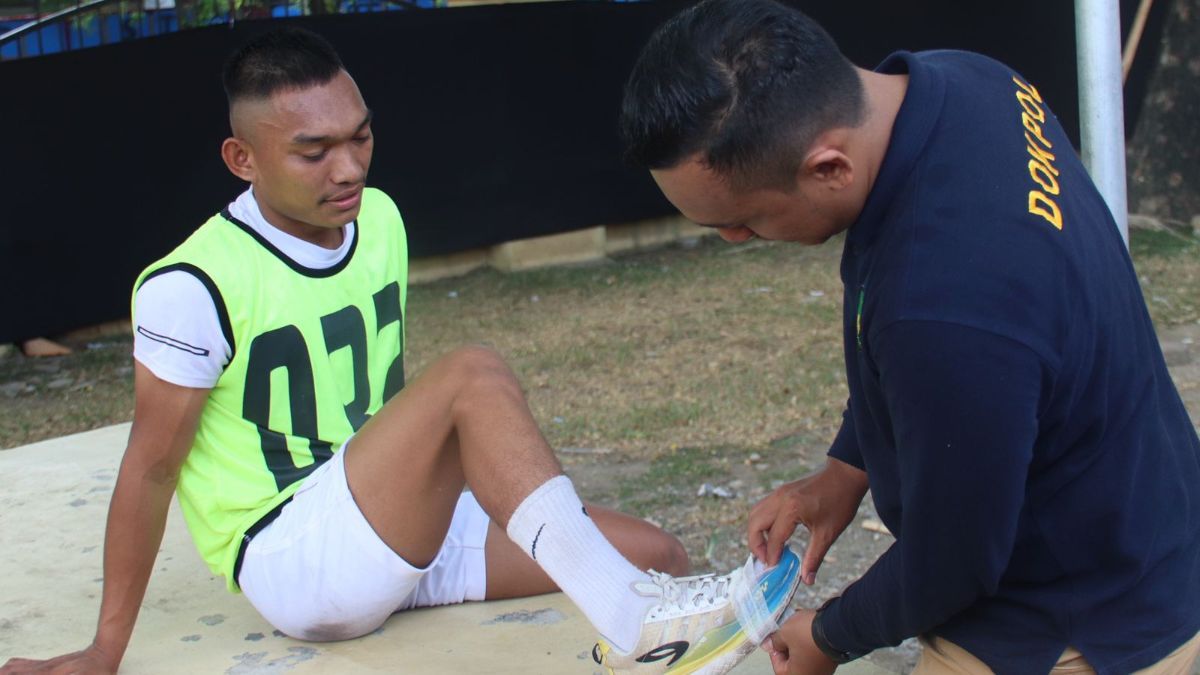 Kisah Ayat Suci, Semangat Ikut Tes Polri dengan Sepatu Jebol Sampai Bikin Polisi Ini Tersentuh & Bangga