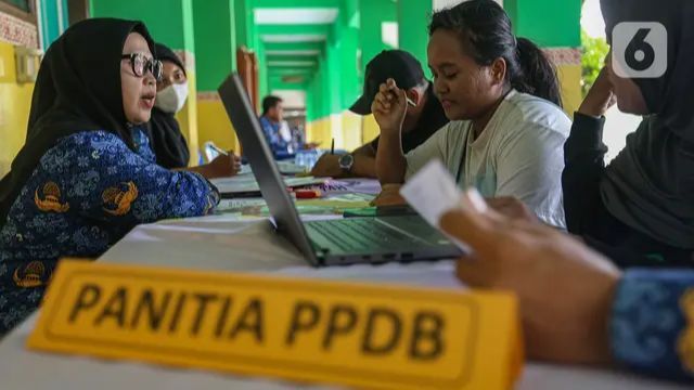 Heboh Curhatan Walimurid 'Dipalak' Uang Seragam Saat PPDB di Kendal, Diknas Beri Klarifikasi