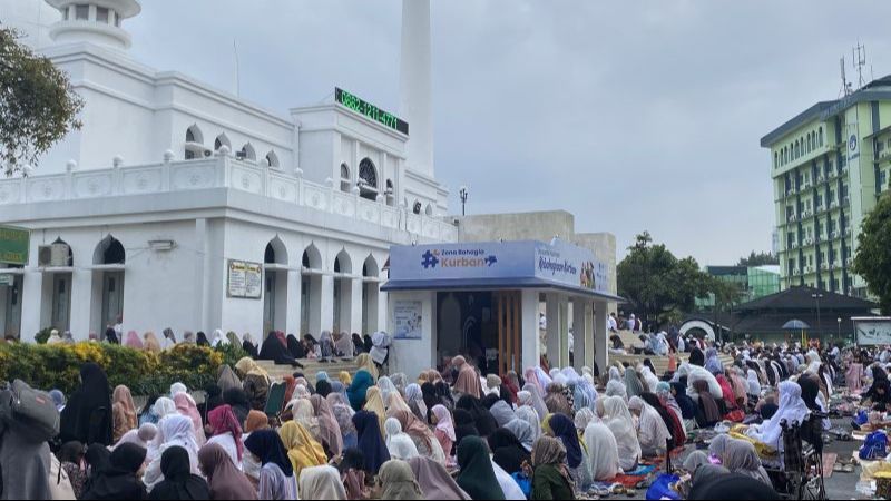 Beda Dengan Pemerintah, Masjid Al-Azhar Jaksel Gelar Salat Iduladha Lebih Dulu