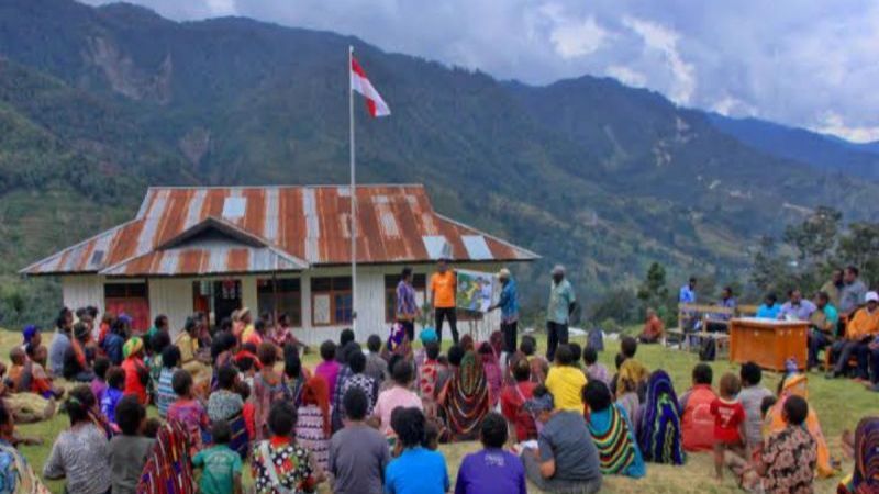 Masyarakat Bibida Mengungsi ke Gereja Madi Paniai Pasca Teror OPM