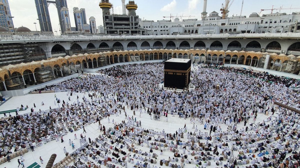 Pemerintah Arab Saudi Larang Jemaah Haji Lempar Jumrah di Jam 11.00-16.000 WAS, Ini Alasannya