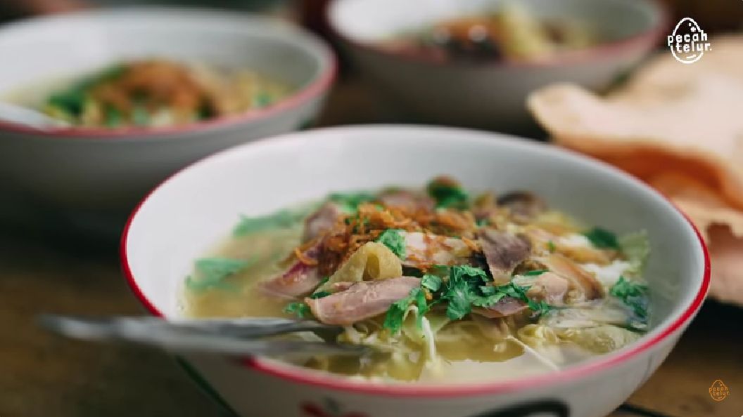 Dulu Jualan Keliling, Warung Sop Ayam di Tulungagung Ini Tak Pernah Sepi Pembeli meski Harganya Mahal